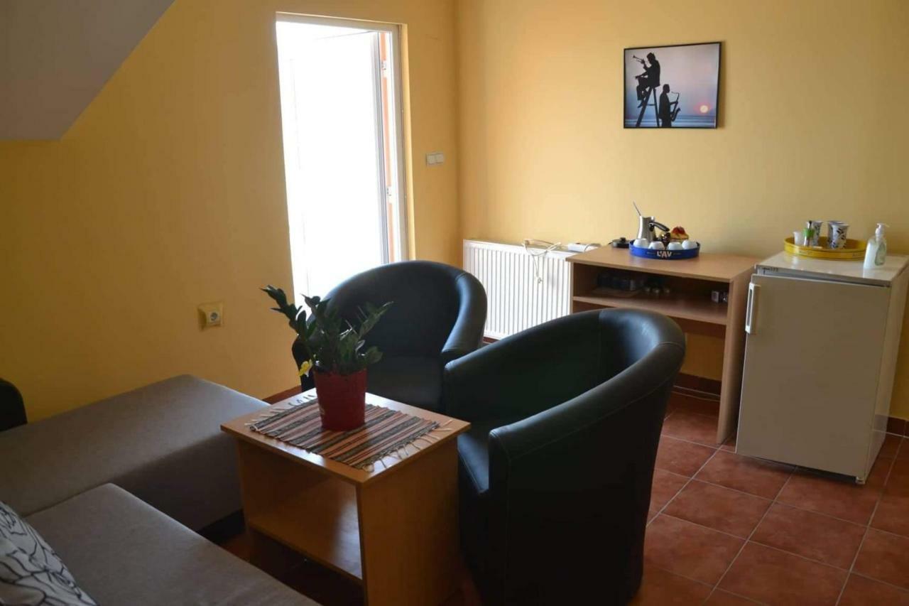Guest House Bole Vinci Kültér fotó