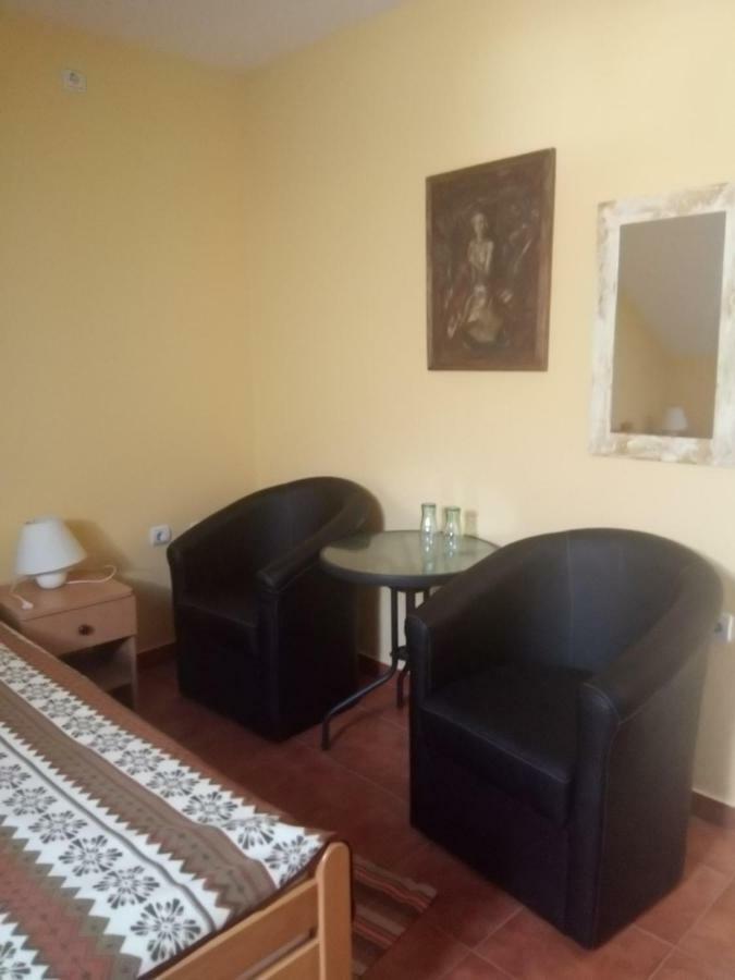 Guest House Bole Vinci Kültér fotó